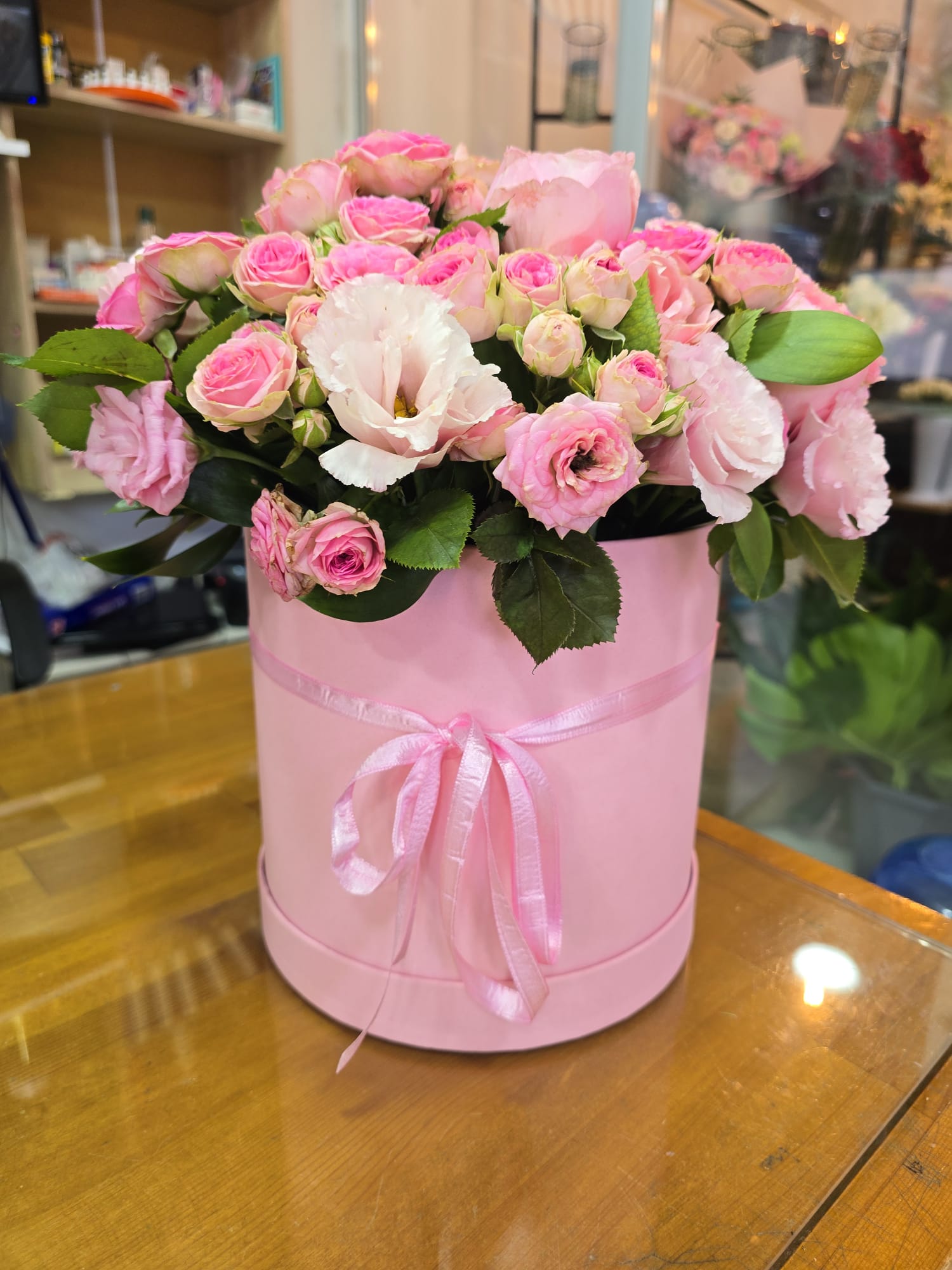 PEMBE KUTUDA LİSYANTUS