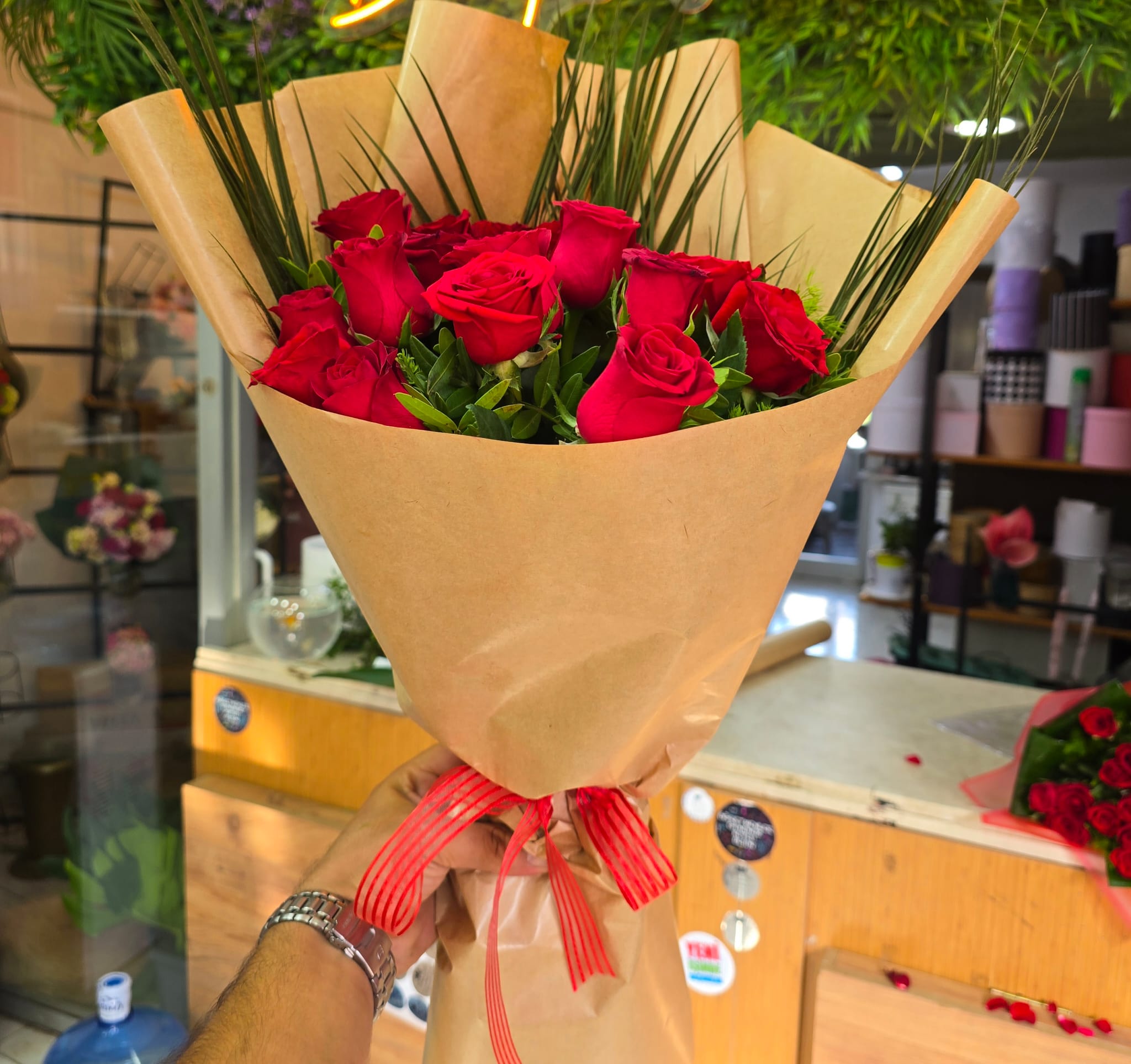 15 ADET KIRMIZI GÜLLÜ  BUKET